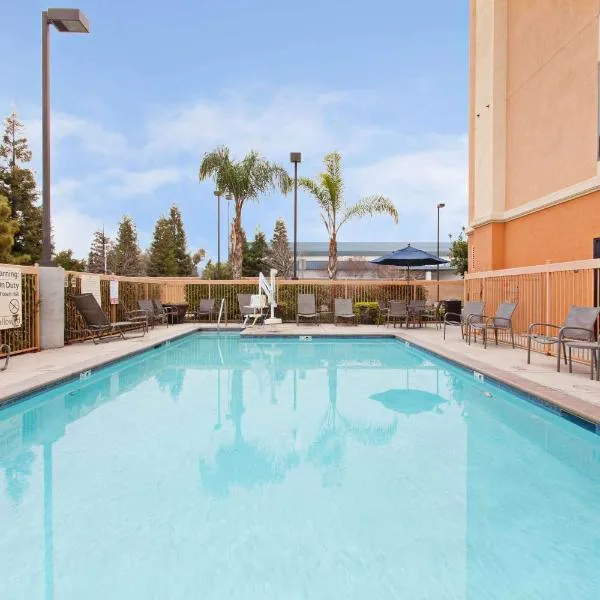 Hampton Inn & Suites Clovis Airport North โรงแรมในโคลวิส