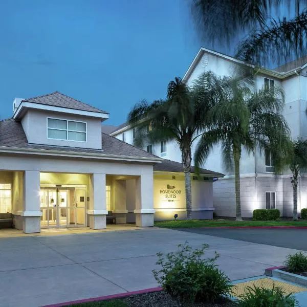 Homewood Suites by Hilton Fresno Airport/Clovis, hotel in Fowler