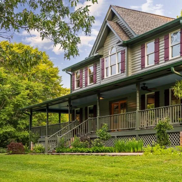 The Inn At Amaris Farms, hotel di Weaverville