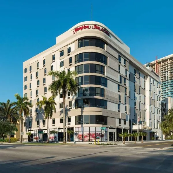 Hampton Inn & Suites Miami Wynwood Design District, FL, хотел в Маями