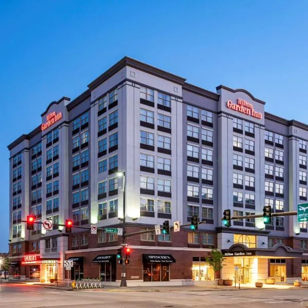 Hilton Garden Inn Omaha Downtown-Old Market Area, khách sạn ở Carter Lake