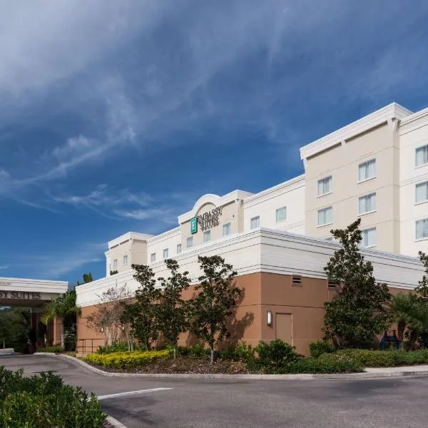 Embassy Suites by Hilton Tampa Brandon, hotel di Riverview