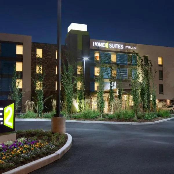 Home2 Suites by Hilton Seattle Airport、タクウィラのホテル