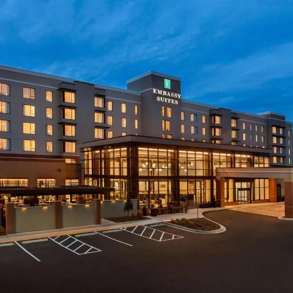 Embassy Suites by Hilton Atlanta NE Gwinnett Sugarloaf, hotel in Suwanee