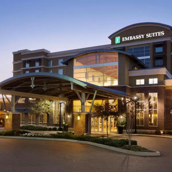 Embassy Suites by Hilton Jackson North Ridgeland، فندق في ريدجلاند