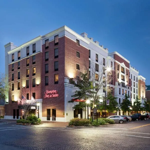 Hampton Inn & Suites Gainesville Downtown, хотел в Гейнсвил