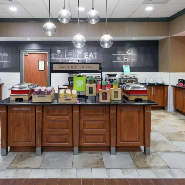 Hampton Inn & Suites Orlando Airport at Gateway Village, hotel v Orlandu