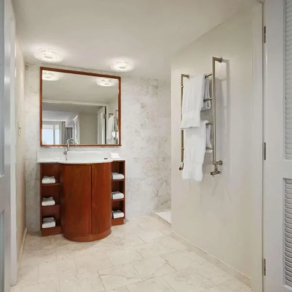 Hilton Miami Airport Blue Lagoon - photo 3