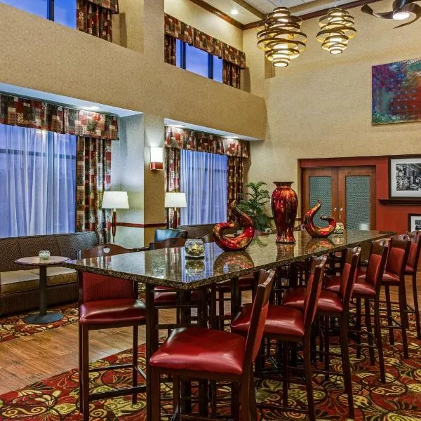 Hampton Inn & Suites Toledo-Perrysburg, hotel in Rossford
