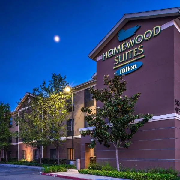 Homewood Suites by Hilton Fresno, hotel i Muscatel