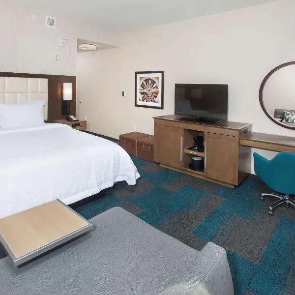 Hampton Inn & Suites LAX El Segundo, khách sạn ở El Segundo