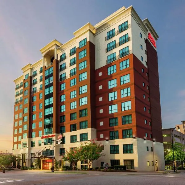 Hampton Inn & Suites National Harbor/Alexandria Area, hotel di National Harbor