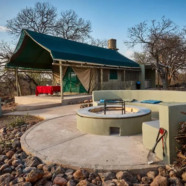 ZuriCamp - Tent Zahir, hotel i Tsumeb