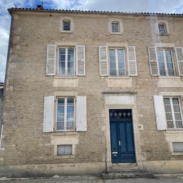 Maison de vacances familiale au cœur du marais poitevin, hotel di Maillezais