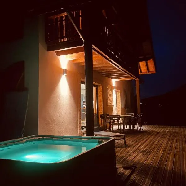 La Gouleote Spacieuse maison type chalet avec jacuzzi, sauna, pétanque, hotel in Gérardmer