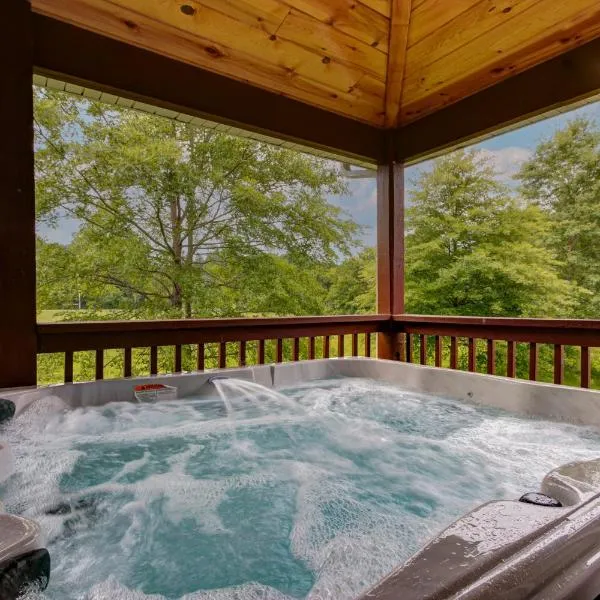 3 Master Bedrooms - Sleeps 8 - Location - Game Room - Hot Tub, viešbutis mieste Pidžen Fordžas