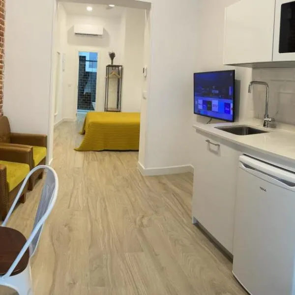 Brand NEW Studio Centro, Atocha - Museums, hotel u Madridu