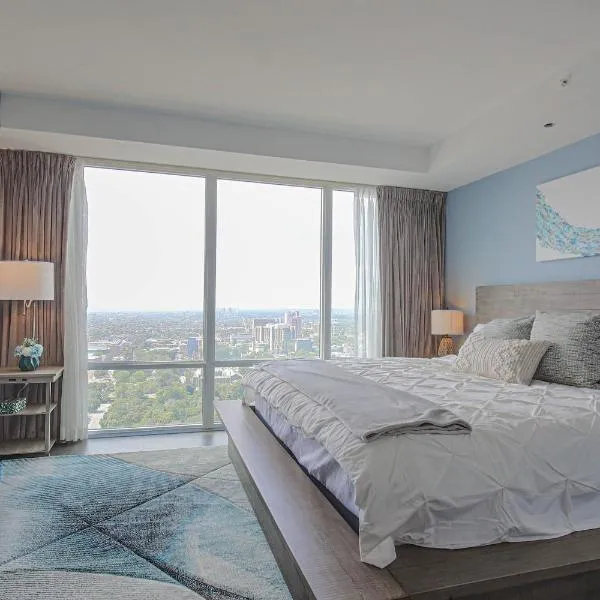 Luxury view in Toronto Downtown 3 Bedroom 2.5 Bathroom 1 Parking, hotel em Toronto