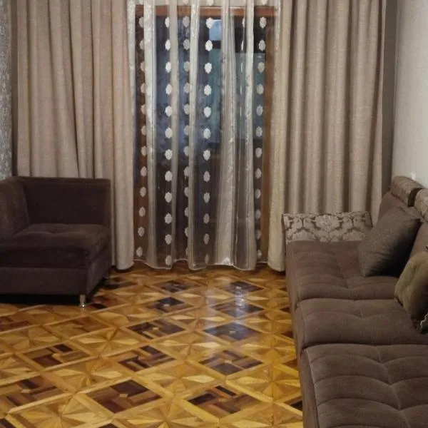 Yunusabad apartment 19, 1, hotel em Magaldarkhan