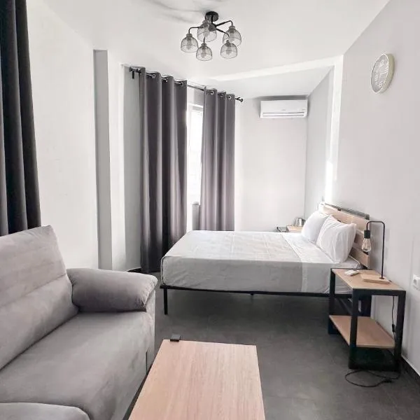 Hostal Lavela, hotel v destinaci Torrevieja