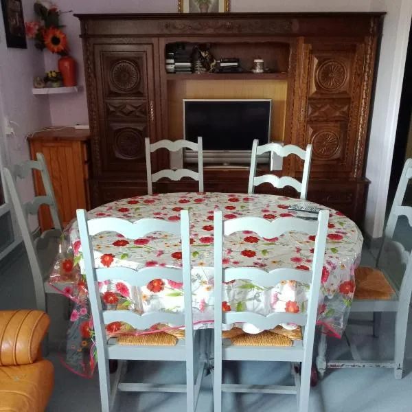 Maison complète – hotel w mieście Montluçon