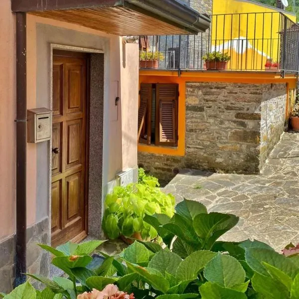La casetta rosa โรงแรมในRocchetta di Vara