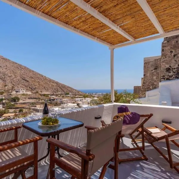 Cycladic traditional house with view, hotel v destinaci Emporio