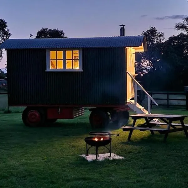 캐슬 쿰에 위치한 호텔 The Delkin Shepherds Huts Castle Combe