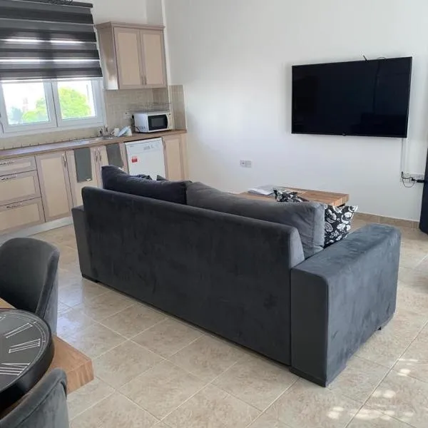 Aphrodite Beachfront Apartment - North Cyprus, hotel v destinaci Ghaziveran