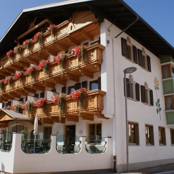 Hotel Goldene Rose, hotel v destinaci Monguelfo