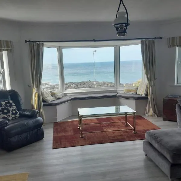 Beach lodge Stunning Sea Views, hotel in Portballintrae