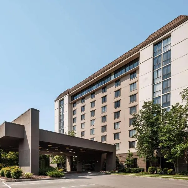 Embassy Suites by Hilton Nashville Airport, hotel di Antioch