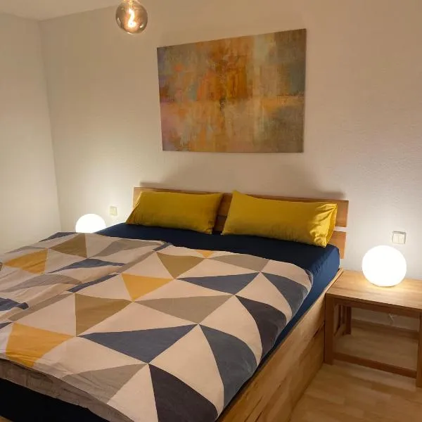 Harmony Apartment, your holiday home in Rust with balcony & river-view, 5min to Europa-Park、ルストのホテル