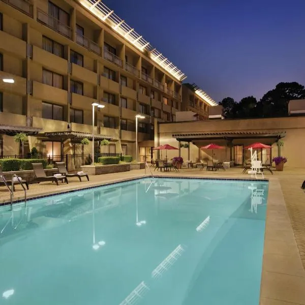 DoubleTree by Hilton Atlanta Northeast/Northlake, hotel in Atlanta