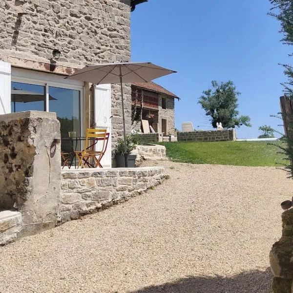 gîte dans ancien moulin, hotel en Saint-Berain-sur-Dheune