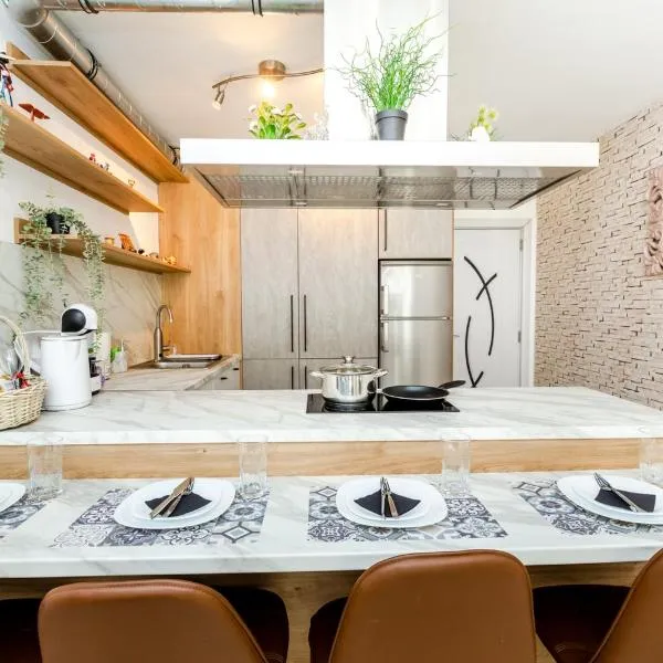 The White Apartment 3BR - free parking, ξενοδοχείο στη Σόφια