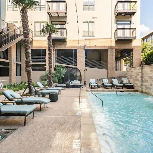 Charming 1,100 sq ft apartment near to The Shops at Legacy, ξενοδοχείο σε Plano