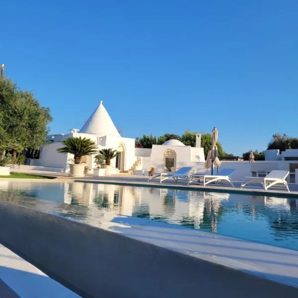Trullo il Gelso with Private Salt Water Infinity Pool and Jacuzzi inside, hotel in San Michele Salentino