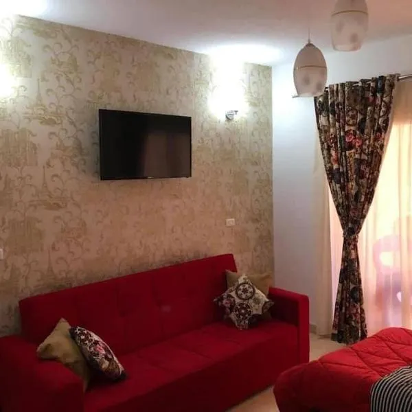 شقة فندقية مميزة بدمياط الجديدة, hotel in Ras El Bar