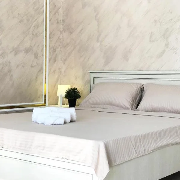 Люксовая квартира, hotel in Aktobe