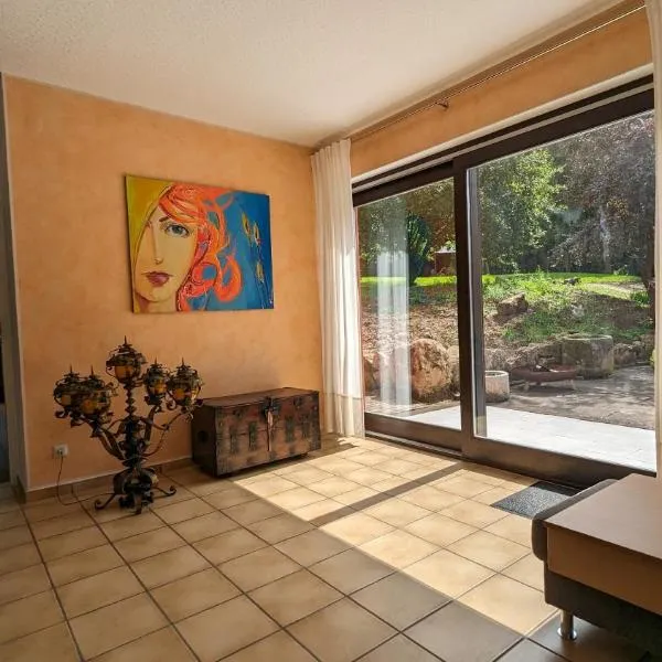 FeWo Sonnenschein Bungalow, hotel v destinaci Sankt Ingbert
