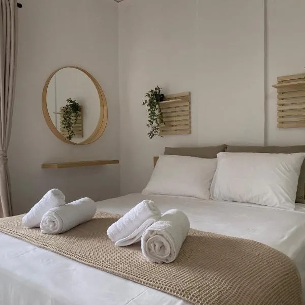 The Lemon Breeze Studio, hotel en Tolo