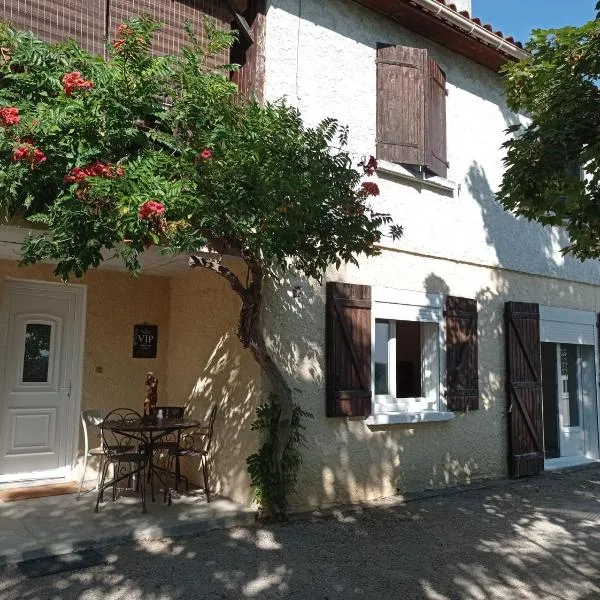 Gite "Le SEQUOIA", hotel v destinaci Corbarieu