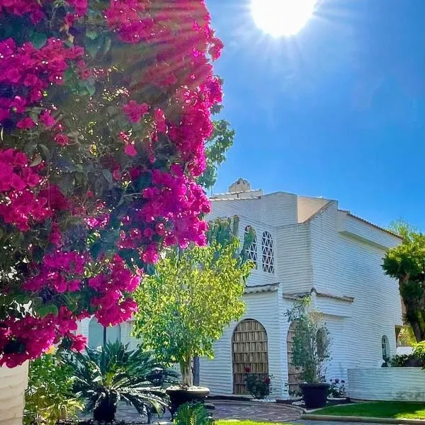 Hisen House, ξενοδοχείο σε Puerto Marino