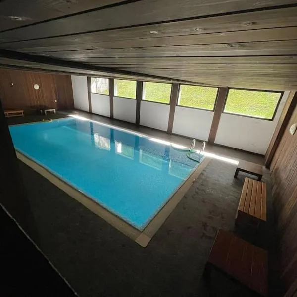 [Dolomiti] Paradiso in montagna nel verde + Sauna, hotel v destinácii Carisolo