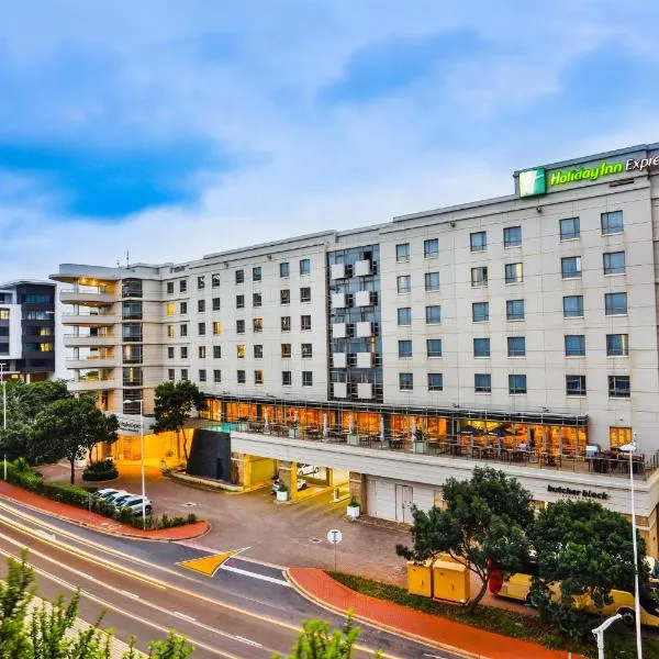 Holiday Inn Express Durban - Umhlanga, an IHG Hotel، فندق في أومهالنجا روكس