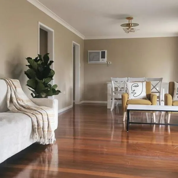 Home Plus TAREE CBD, hotel in Taree