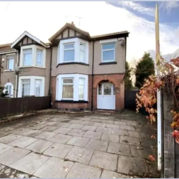 Budgeted Residence near Coventry Building Society (CBS) Arena with Parking, hotel v destinaci Exhall