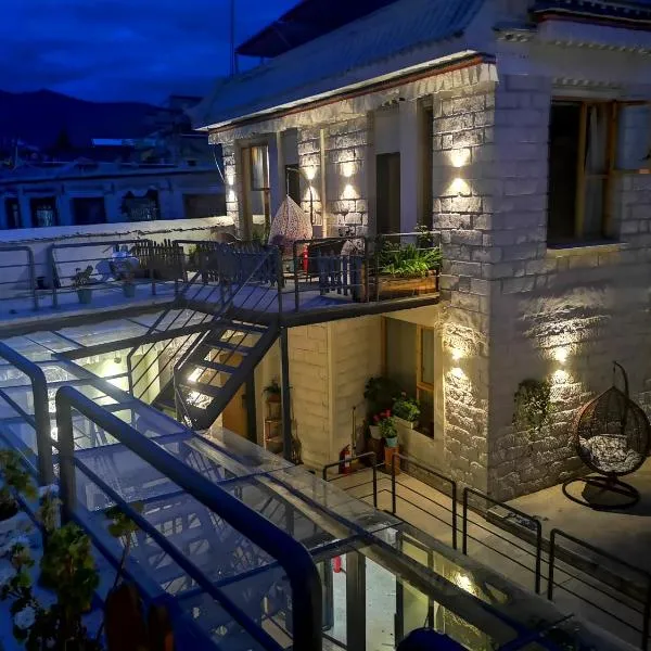 Fengma Feiyang Hostel, hotel v destinaci Lhasa