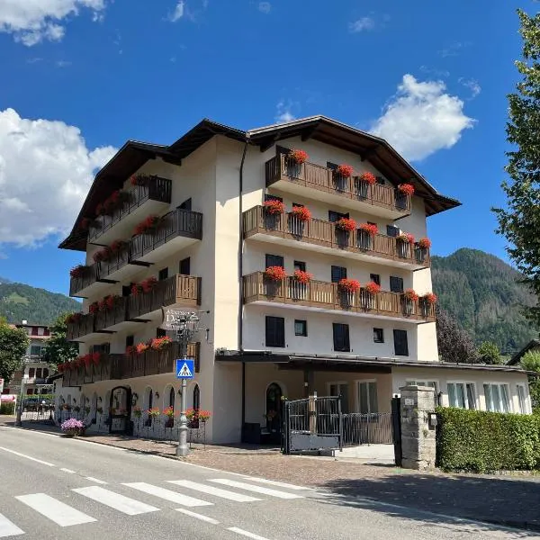 Albergo Dolomiti, hotel v destinaci Fiera di Primiero